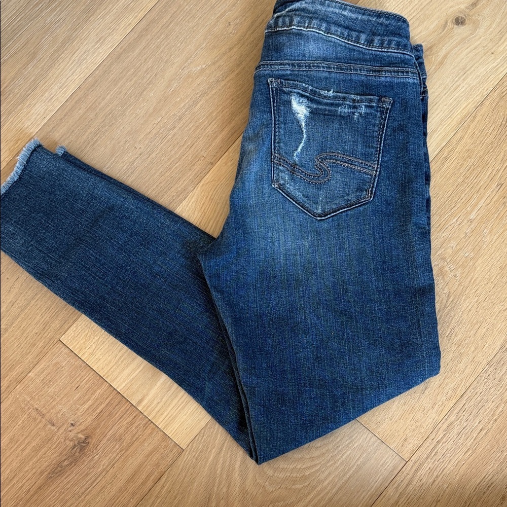 Silver Jeans Classic Dark Blue Skinny Jeans with Low High Ankles - Picture 6 of 10